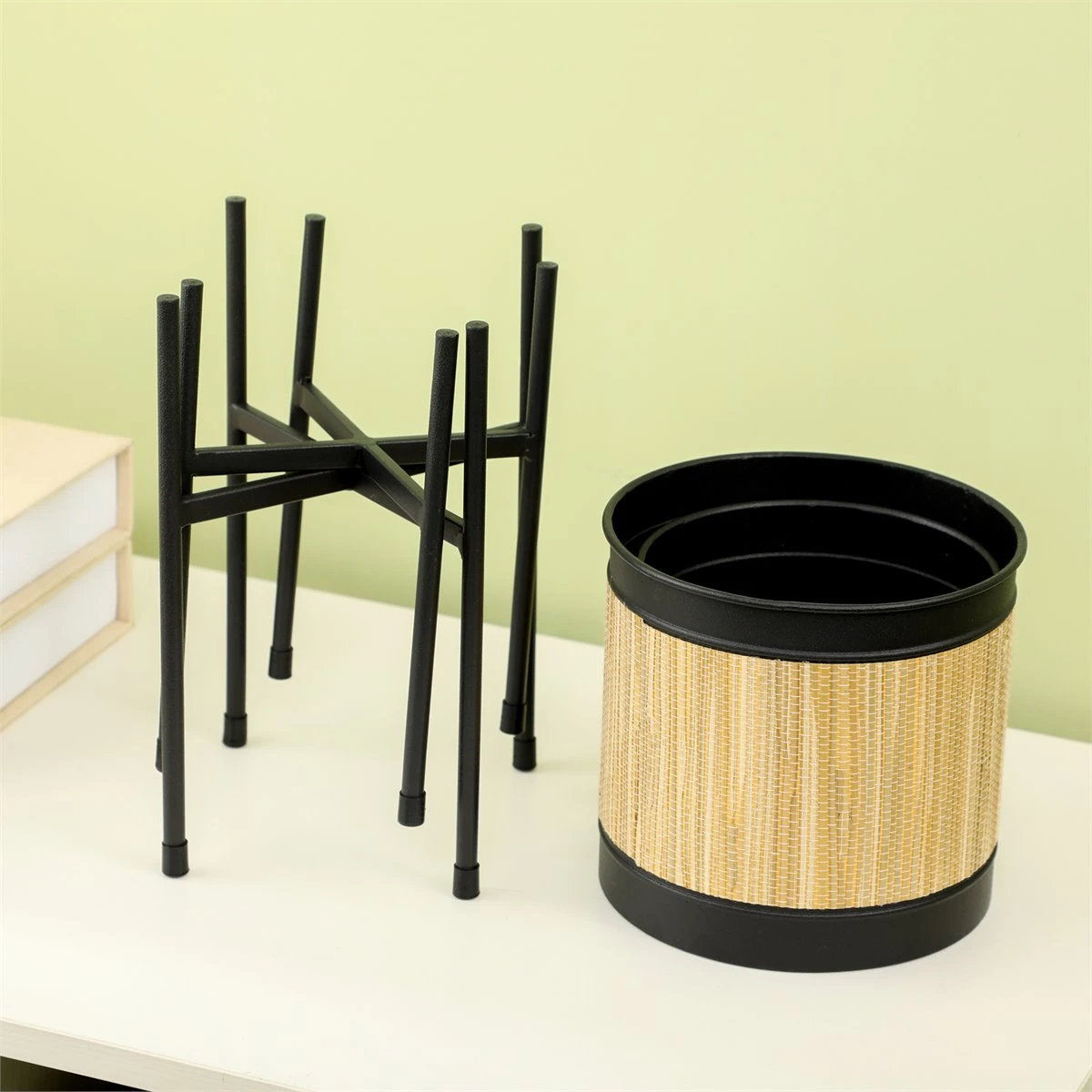 Outsunny Juego De 2 Soportes Para Plantas De Metal Cubierta De Totora Soportes Para Macetas Maceteros Redondos Para Salón Cocina Dormitorio Ø16x30 Cm Y Ø14x25,5 Cm Negro 10 Outsunny Juego De 2 Soportes Para Plantas De Metal Cubierta De Totora Soportes Para Macetas Maceteros Redondos Para Salón Cocina Dormitorio Ø16x30 Cm Y Ø14x25,5 Cm Negro - Imagen 8