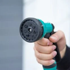 Outsunny Carrete De Manguera De Jardín 20M+1,95M Manguera De Riego Montado En Pared Enrollador Automático Con 7 Modos De Pulverización 180° Giratorio 52x43x24 Cm Negro Y Verde -OUTSUNNY TIENDA 8fdc714c9ed401a0d5617f2fb041e26d576df9a7 4a58d1789fc54bf89dd88639b19f4f0d