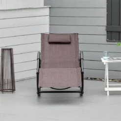 Outsunny Tumbona Mecedora De Exterior Con Reposabrazos Reposacabezas Y Efecto De Ratán Para Jardín Terraza Patio Carga Máx. 160 Kg 61x160x79 Cm Marrón -OUTSUNNY TIENDA 90326fcdfe7526b455349d2dbd62f451f8a650e4 81d1385239e84ab895e48dc7c5832a22
