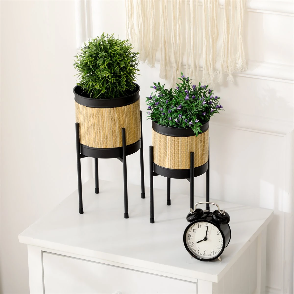 Outsunny Juego De 2 Soportes Para Plantas De Metal Cubierta De Totora Soportes Para Macetas Maceteros Redondos Para Salón Cocina Dormitorio Ø16x30 Cm Y Ø14x25,5 Cm Negro 11 Outsunny Juego De 2 Soportes Para Plantas De Metal Cubierta De Totora Soportes Para Macetas Maceteros Redondos Para Salón Cocina Dormitorio Ø16x30 Cm Y Ø14x25,5 Cm Negro - Imagen 9