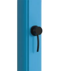 Ducha Con Calentamiento Solar. En Color Azul Para Piscinas Con Estructura Curva En Polietileno HD. Altura 226cm. Cabezal Redondo Con Diámetro De 15cm. Depósito 22 Litros. Grifo Lavapiés. Accesorios De Metal Negro. Filtro Anticalcáreo Y Tapa De Ducha. -OUTSUNNY TIENDA e5521b71eac4f1c1dc634abdcd35943541c7ee25 ddb188c9a8744ec08b7077563c5b08ae